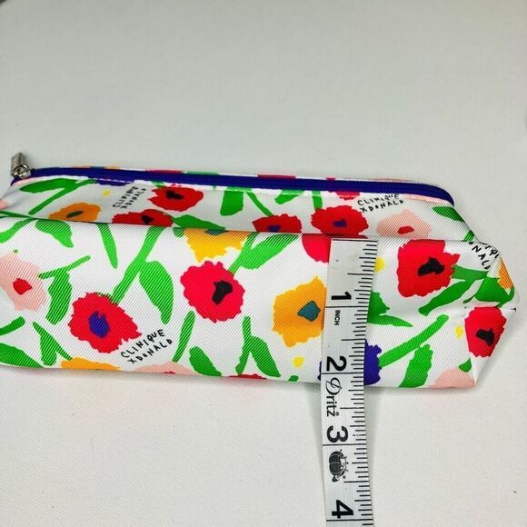 Clinique Floral Pouch Crystal Necklace & Stackable Bracelet Bundle - Picture 9 of 9